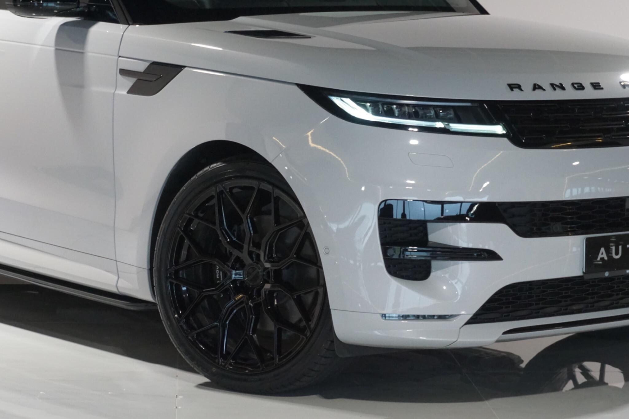 Land Rover Range Rover Sport 3.0 D300 MHEV Dynamic SE SUV 5dr Diesel Auto 4WD Euro 6 (s/s) (300 ps)